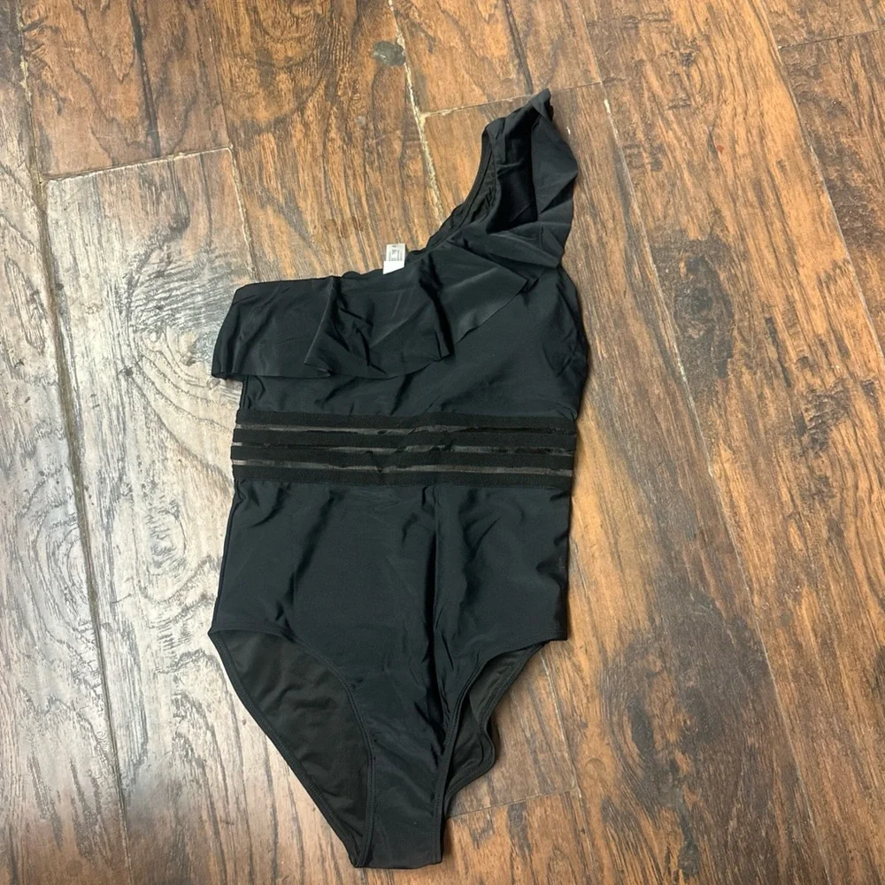 Elegant Black One-Shoulder Swim One Piece.  <<<<<108>>>>